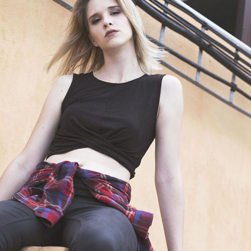 The new summer fashion and casual sportswear set for the European station